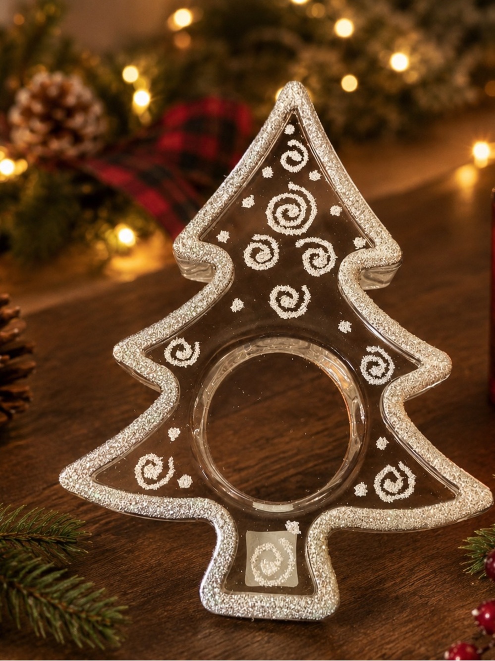 PartyLite Snowy Christmas Tree Tealight Holder – New Chalet | P90003